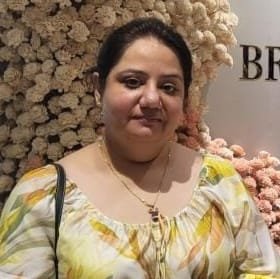 DR. MILAN SURI